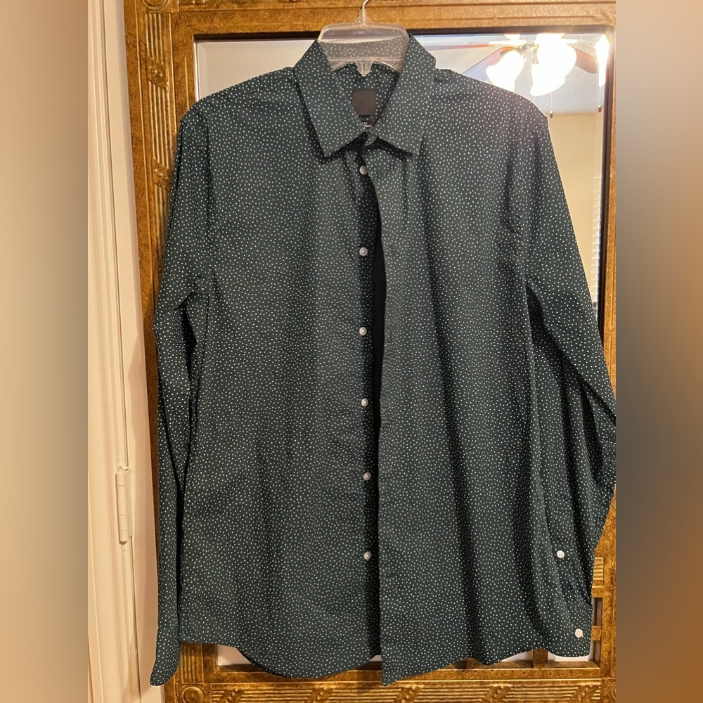 H&M Men’s Dress Shirt, Slim fit, Medium.
